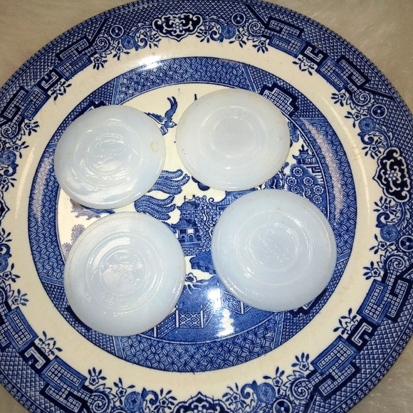 MASON JAR 4 Sana milk glass zinc lid inserts, no chips or cracks. - Picture 1 of 8